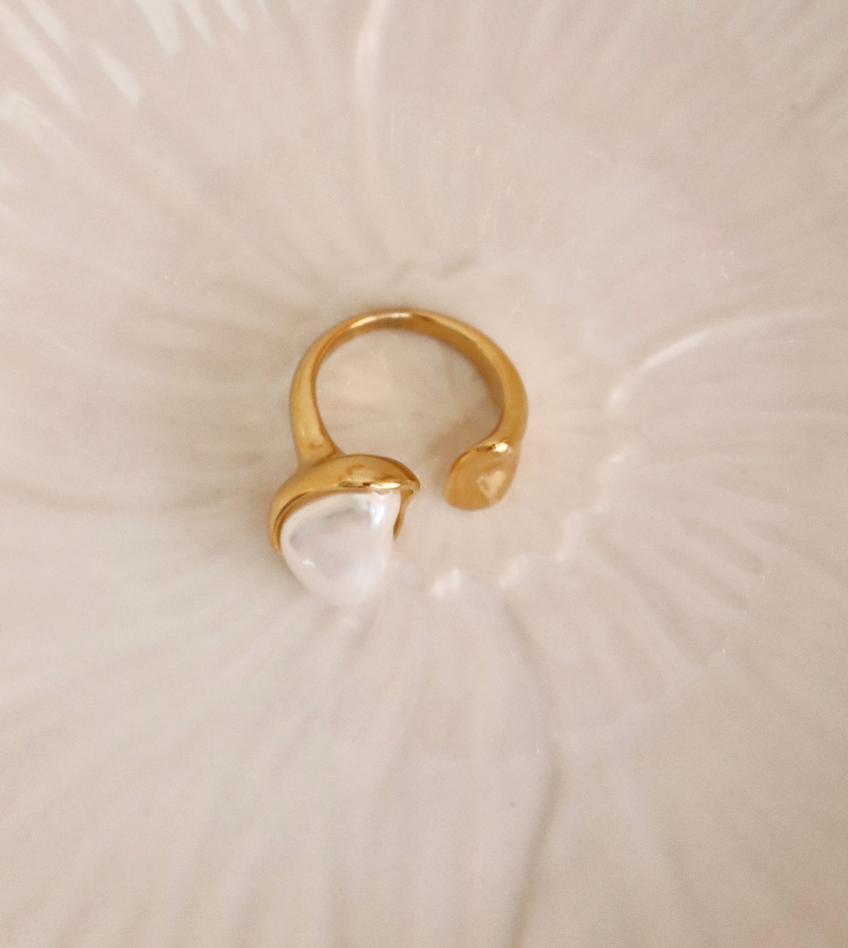 Alma Pearl ring