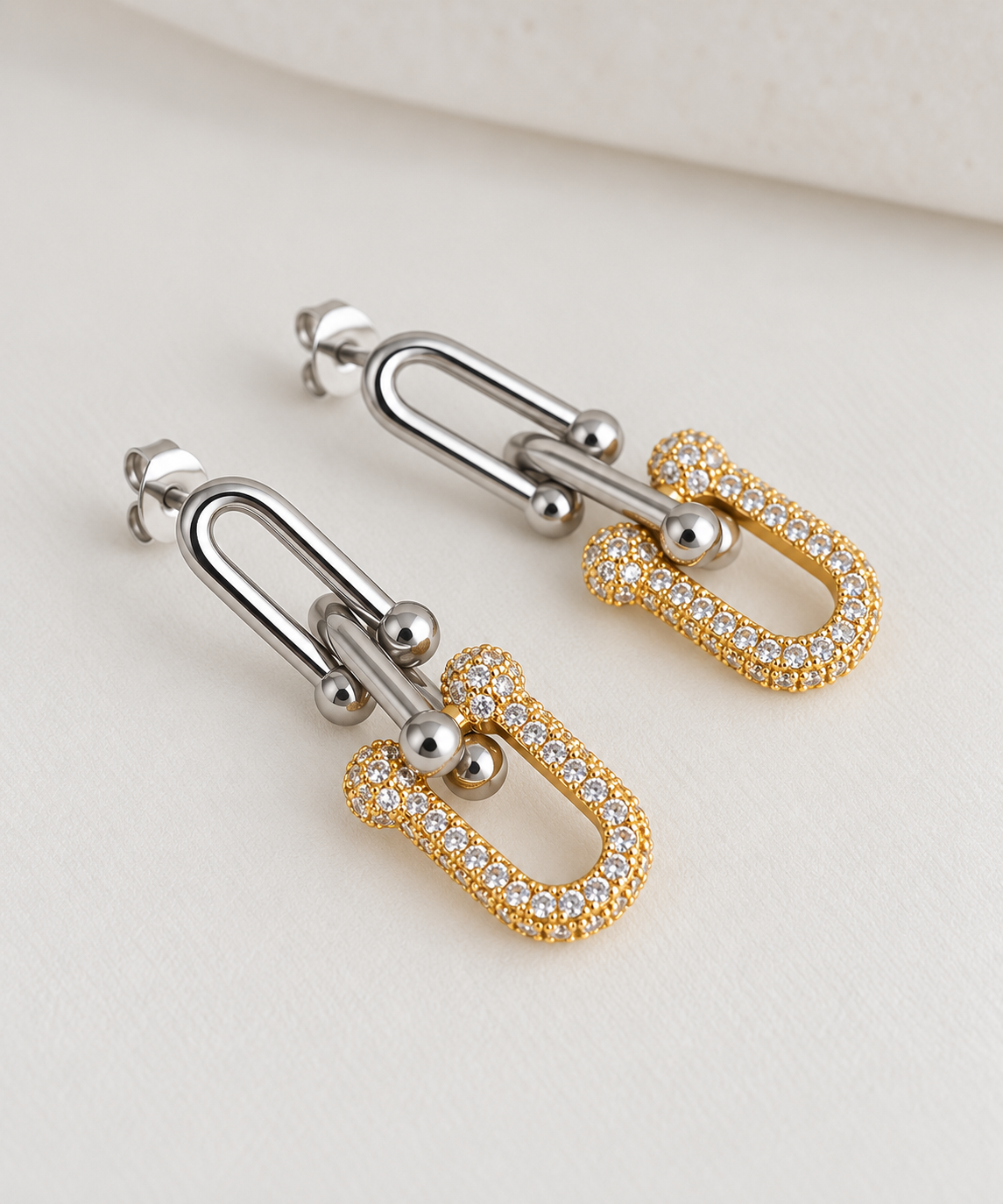 Shine Link earrings