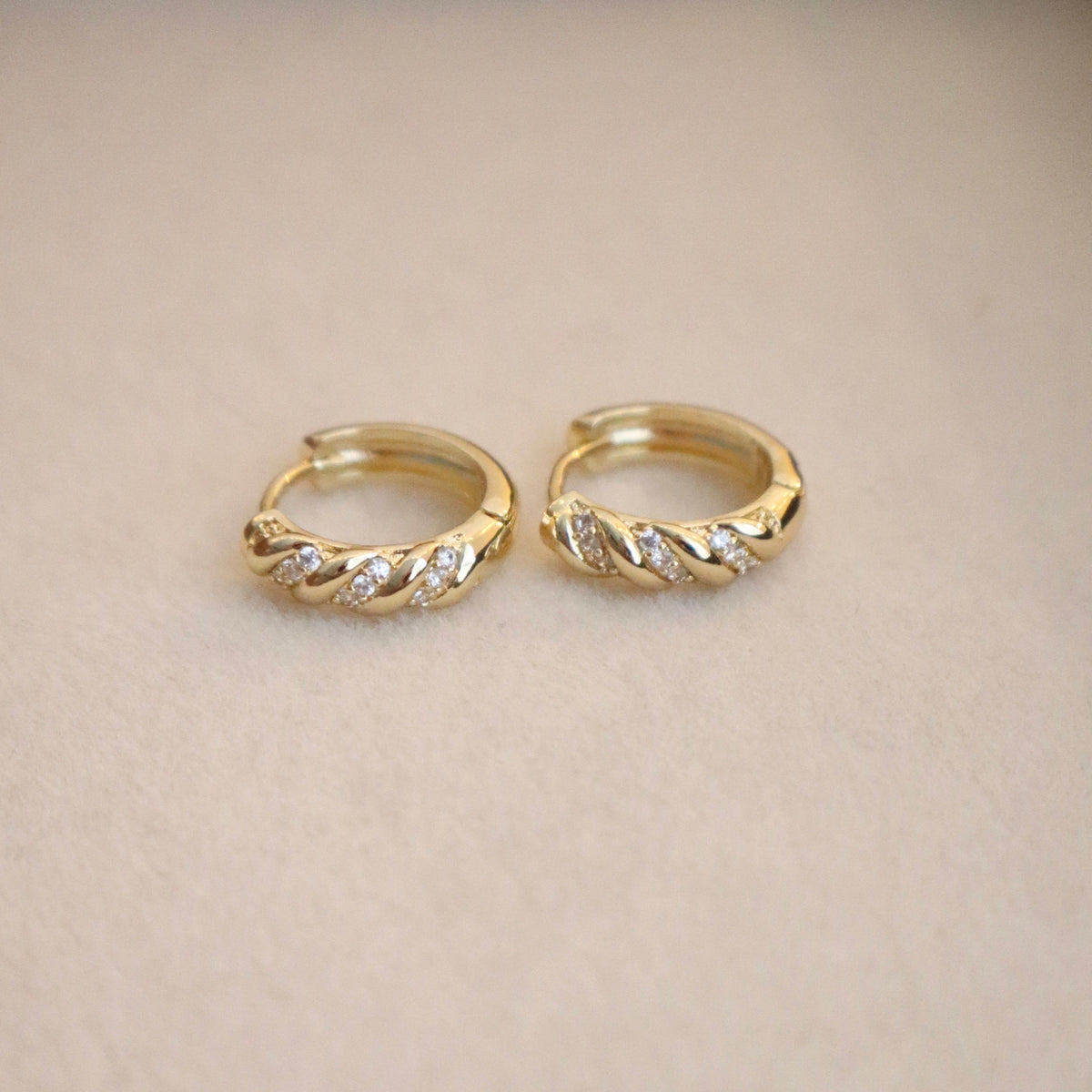 Twist Huggies | 12mm