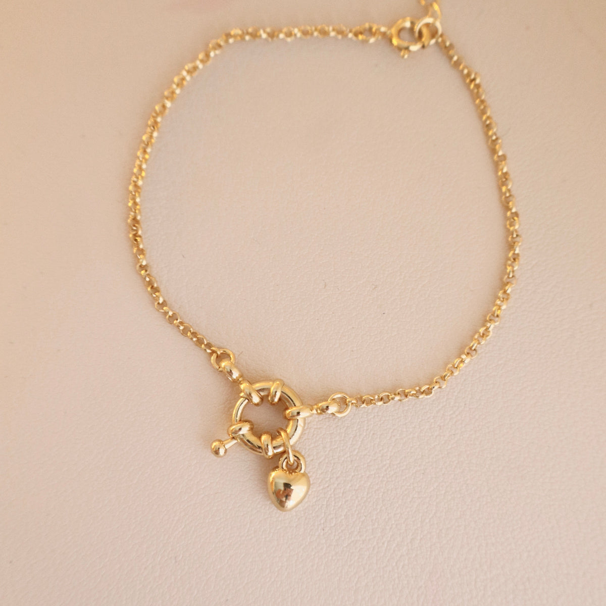 Minimal heart Bracelet